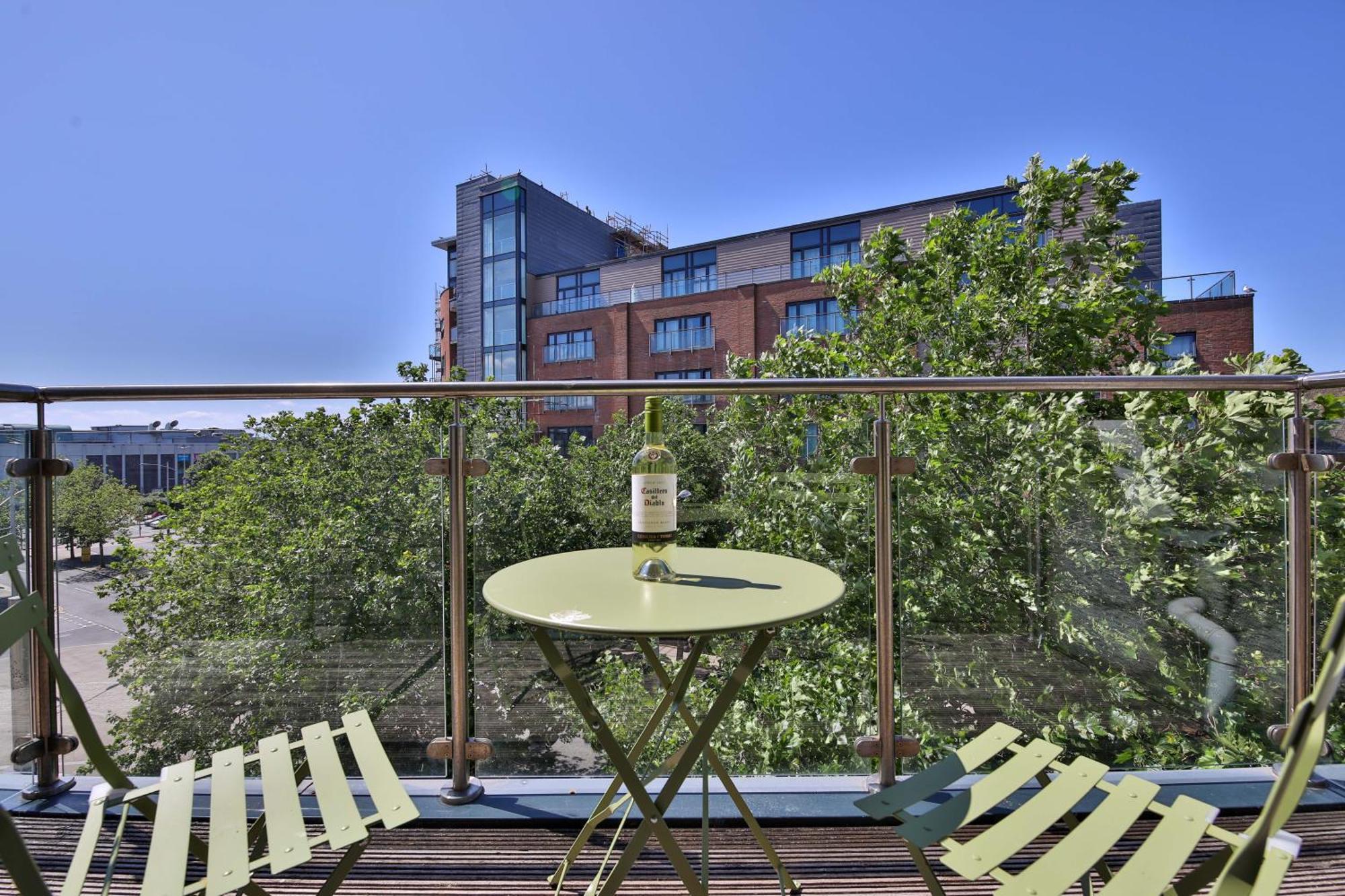 Princess Lofts City Centre Studios With Nespresso Coffee Machines & New Fast Wifi By Stayright Swansea Luaran gambar