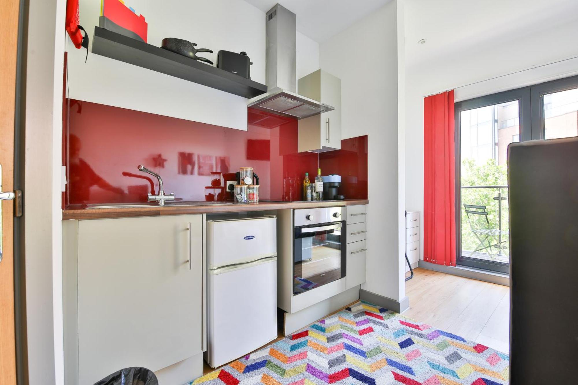 Princess Lofts City Centre Studios With Nespresso Coffee Machines & New Fast Wifi By Stayright Swansea Bilik gambar
