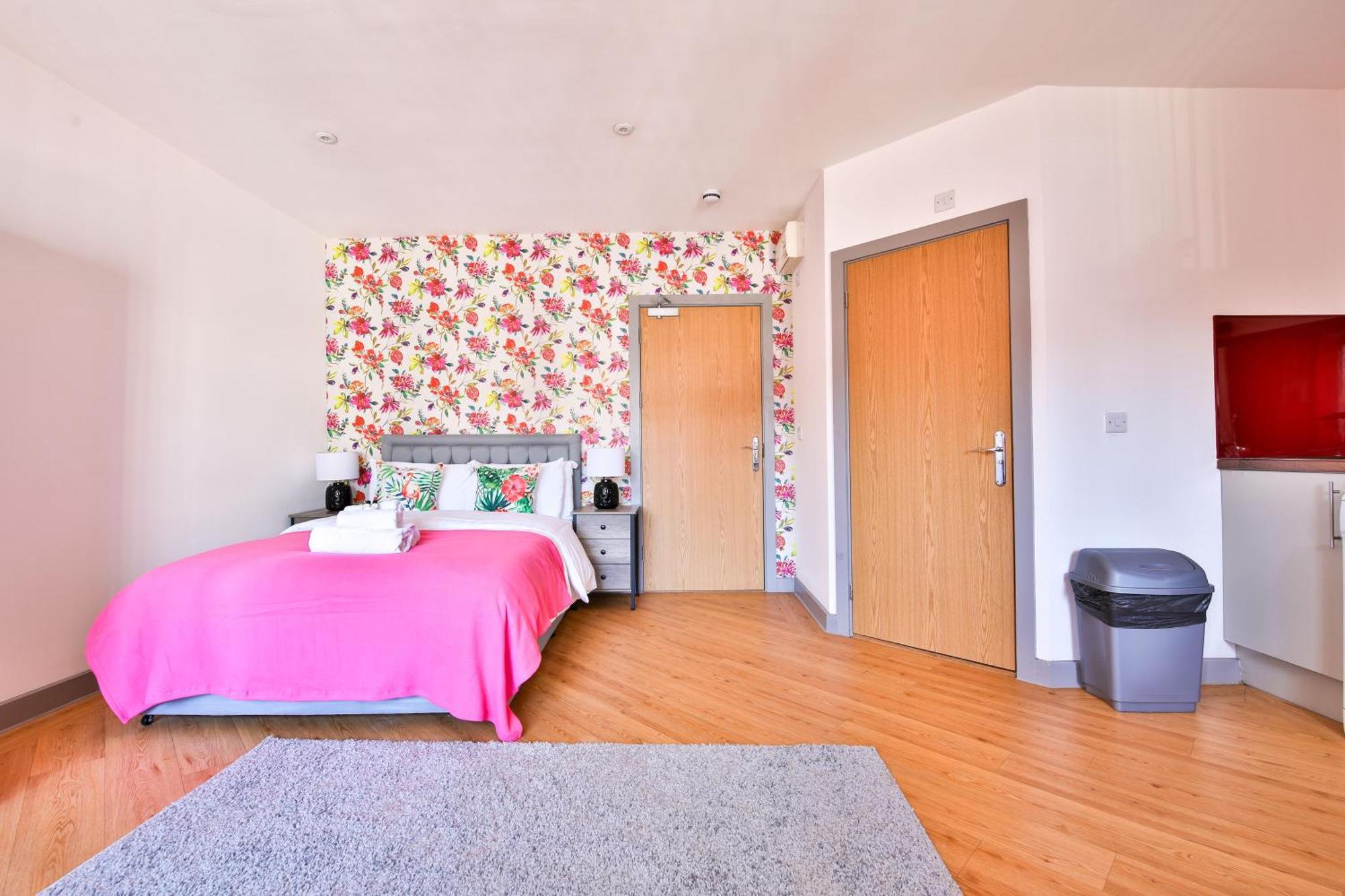Princess Lofts City Centre Studios With Nespresso Coffee Machines & New Fast Wifi By Stayright Swansea Bilik gambar